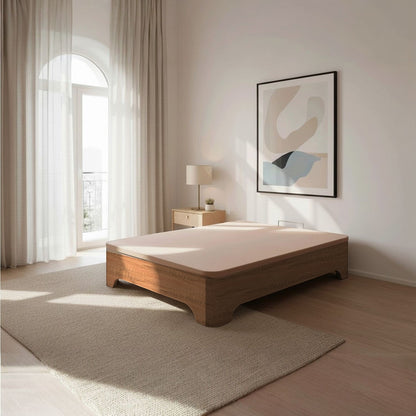 Canapé abatible de madera Milán color cerezo cerrado en un dormitorio luminoso